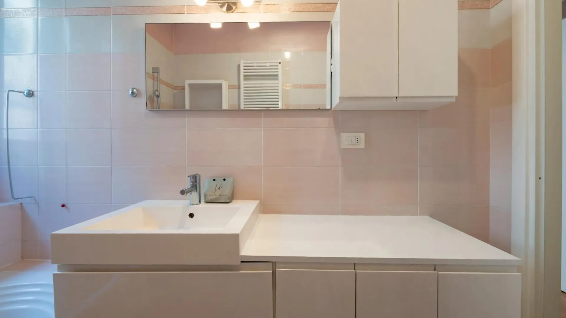 I-Host Apartment - Certosa 92 Milan 0*,